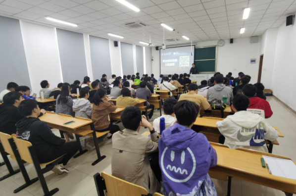 贝斯特全球奢华科技集团在南京理工大学网络空间安全学院举办职业生涯规划讲座